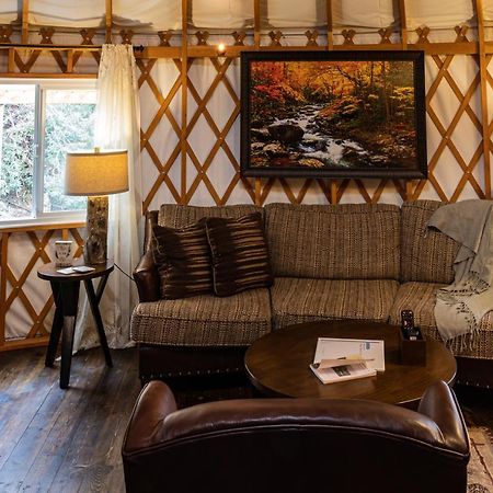 Tranquil Haven Luxy Yurt - Creekside Glamping With Private Hot Tub Vila Topton Exterior foto