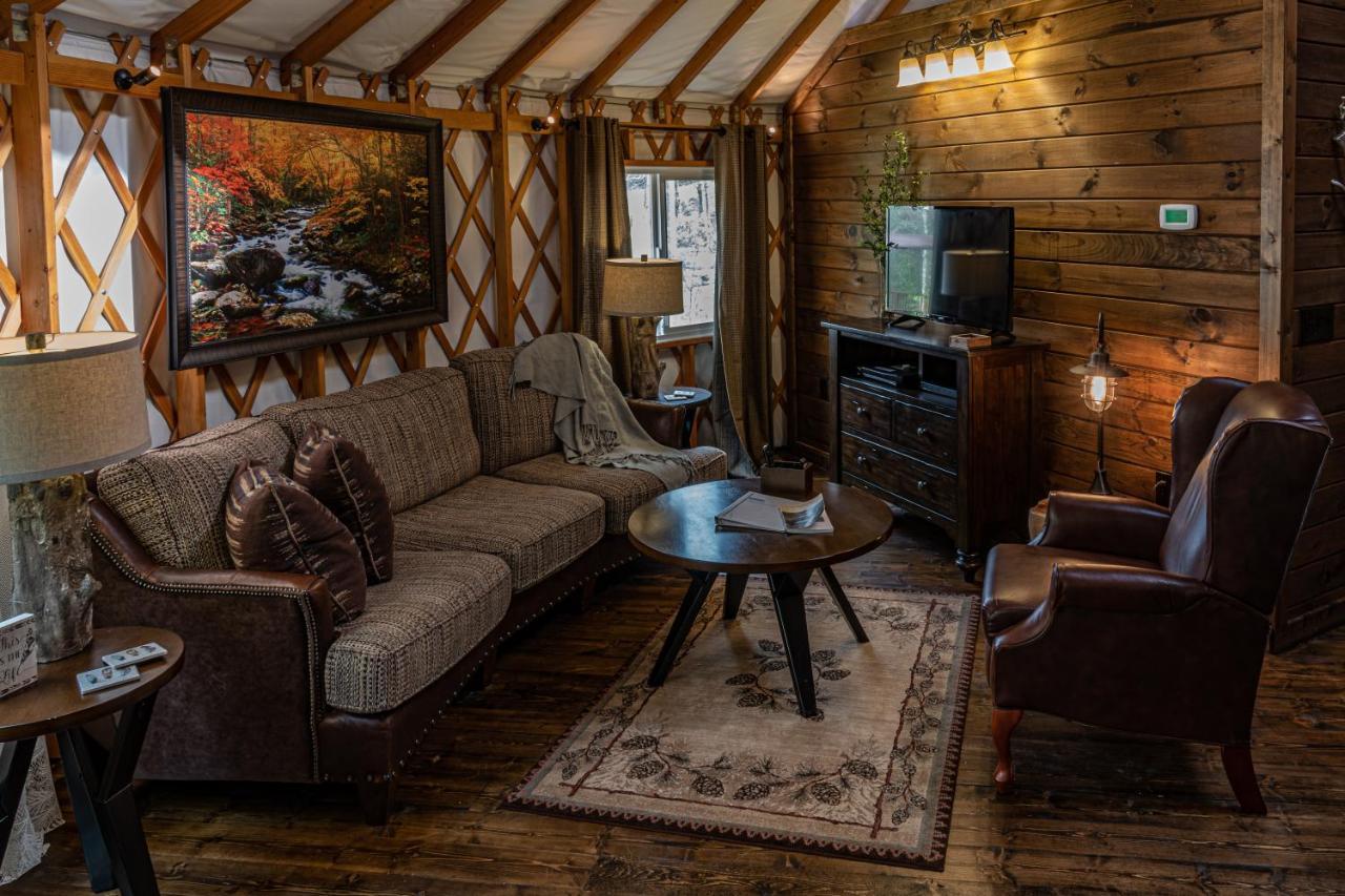 Tranquil Haven Luxy Yurt - Creekside Glamping With Private Hot Tub Vila Topton Exterior foto