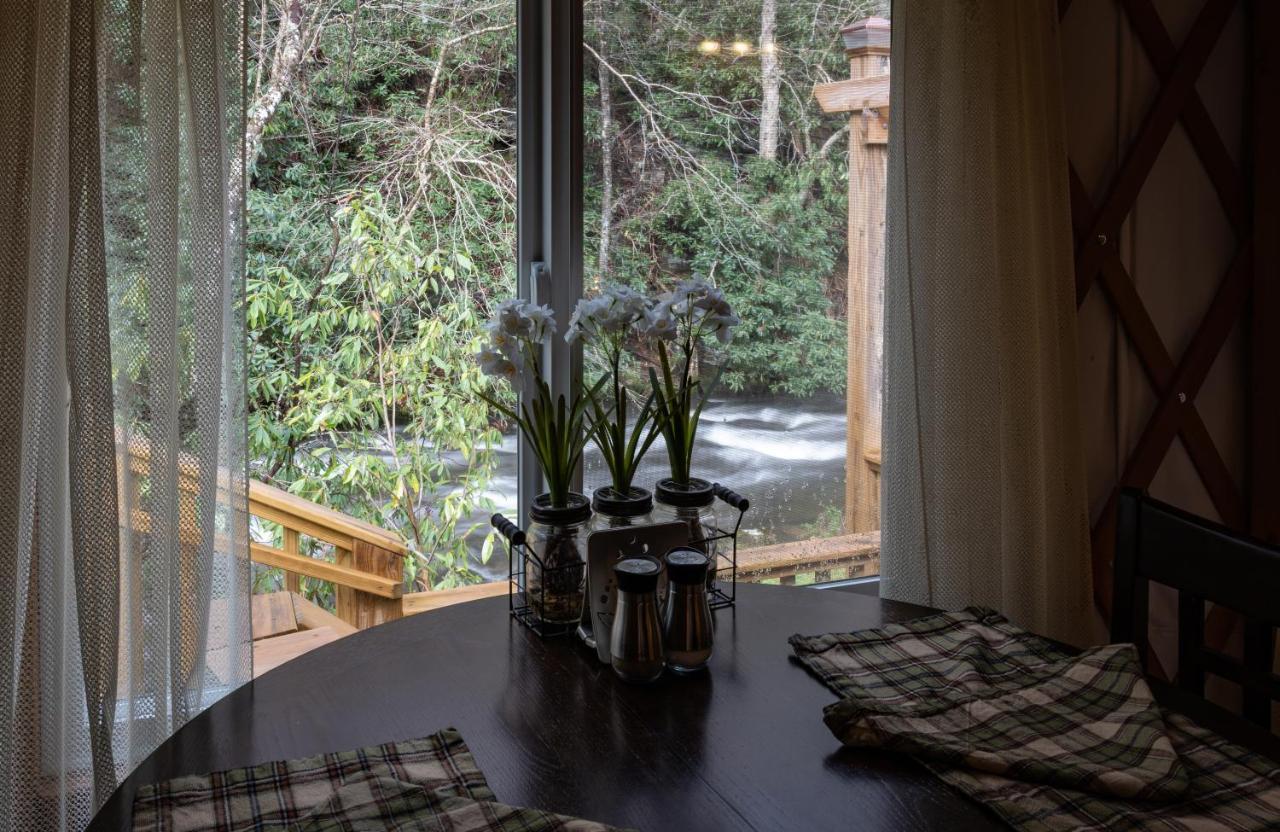 Tranquil Haven Luxy Yurt - Creekside Glamping With Private Hot Tub Vila Topton Exterior foto