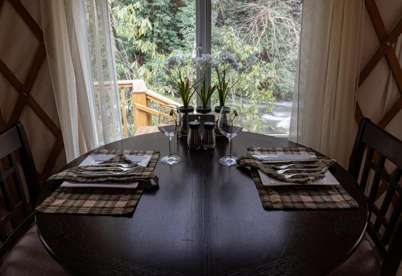 Tranquil Haven Luxy Yurt - Creekside Glamping With Private Hot Tub Vila Topton Exterior foto
